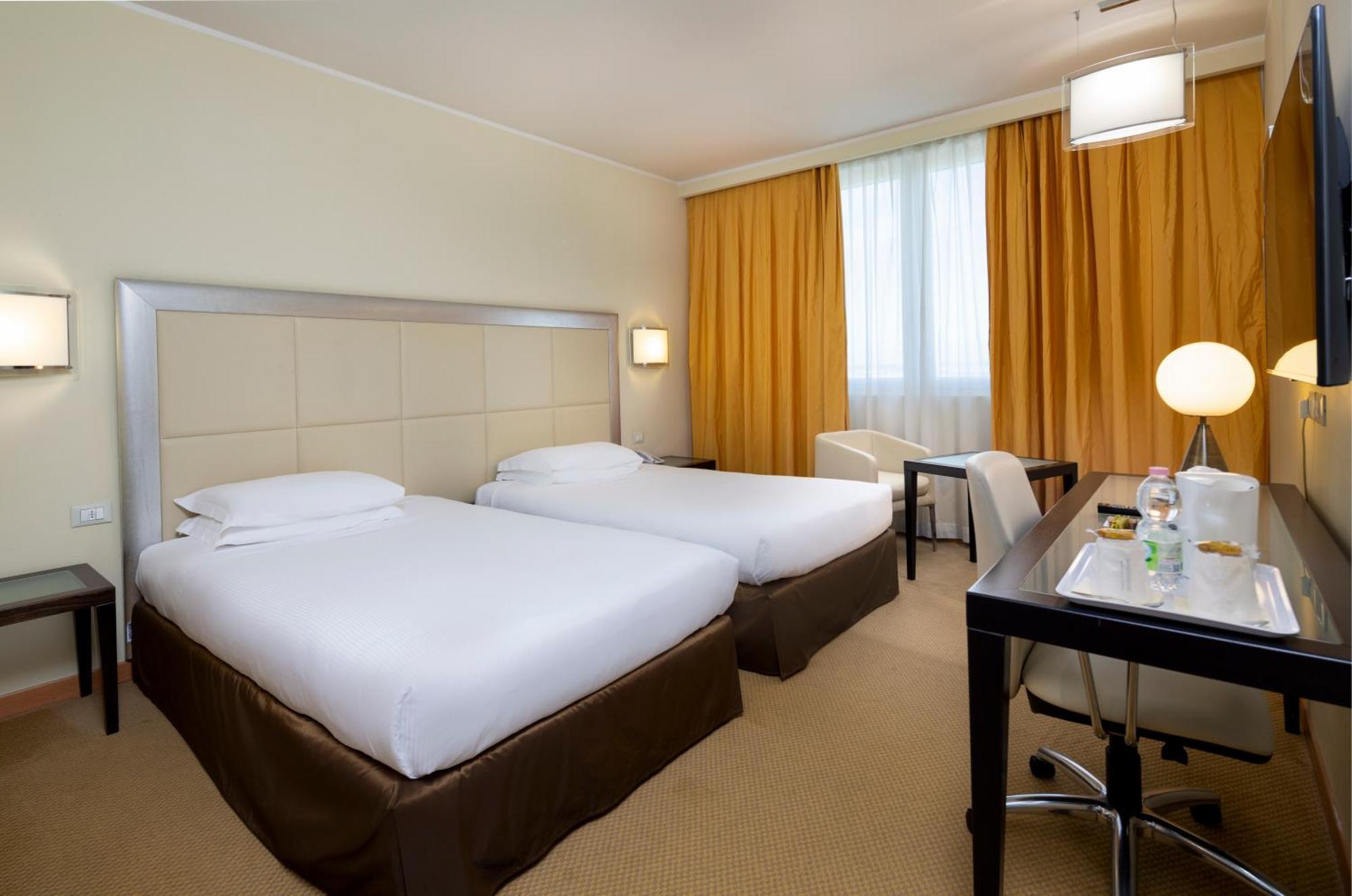 Crowne Plaza Padova By Ihg Hotel Ngoại thất bức ảnh